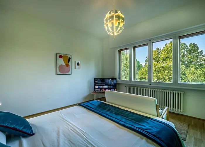 Yid Penthouse On Florence River With Parking